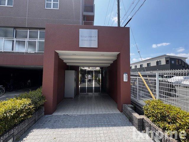 エントランス　落ち着いたエントランスです