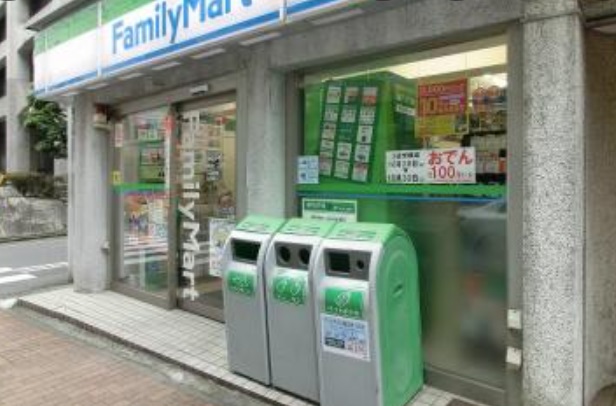 コンビニ　ファミリーマート 築地一丁目店（コンビニ）まで100m