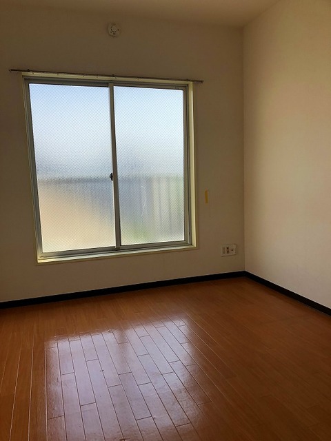 居室・リビング　別部屋の写真です。