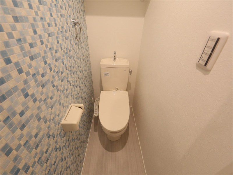 トイレ　温水洗浄暖房便座付トイレ