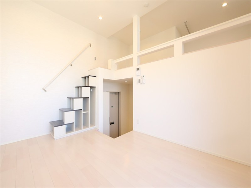 居室・リビング　洋室6帖　ロフト6.3帖（収納にも寝室にも使えます）