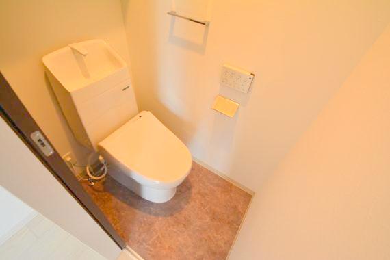 トイレ　綺麗なトイレにはウォシュレット標準装備です。
