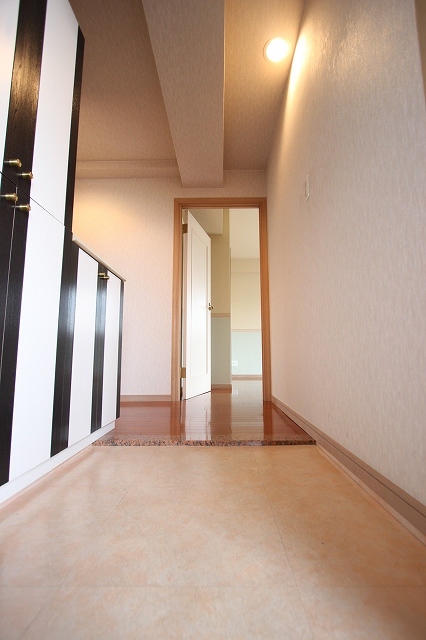 玄関　同物件別号室