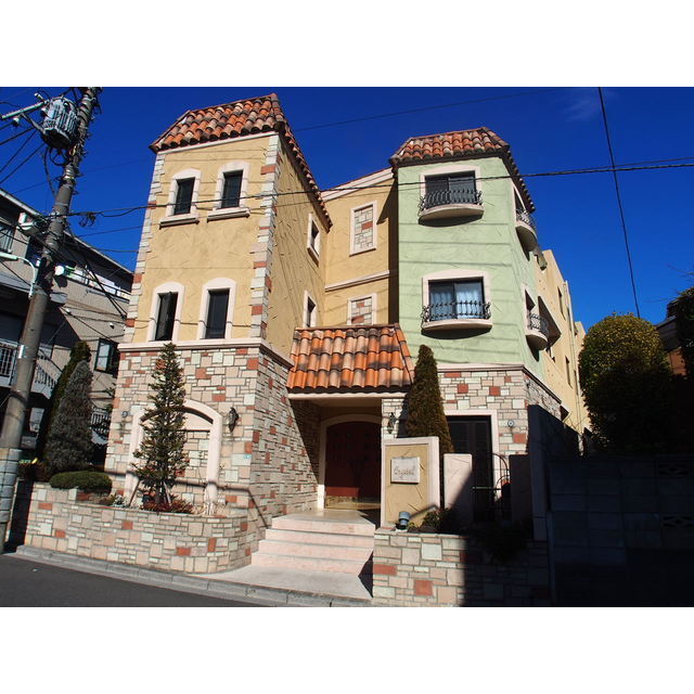 建物外観　ヨーロッパを連想させるデザイン