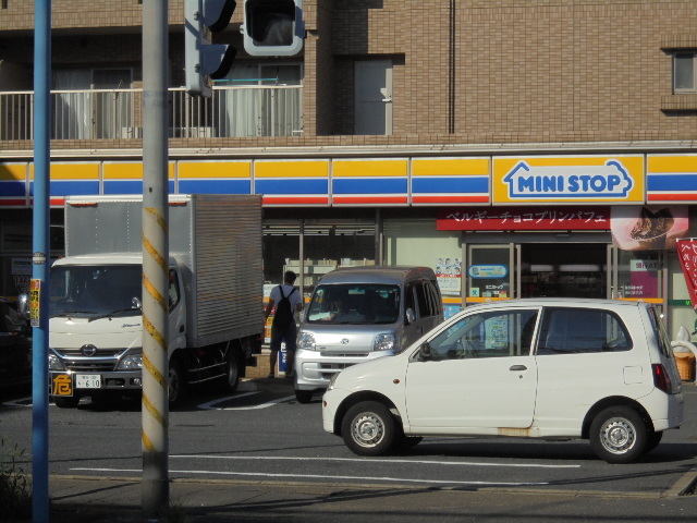 コンビニ　ミニストップ市川富浜店（コンビニ）まで10m