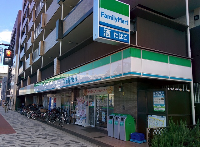 コンビニ　ファミリーマート 九条駅南店（コンビニ）まで447m