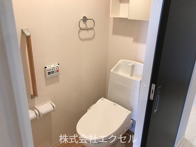 トイレ　ウォシュレット付きのトイレです。