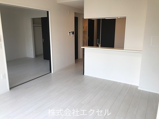 居室・リビング　日当たり良好です。