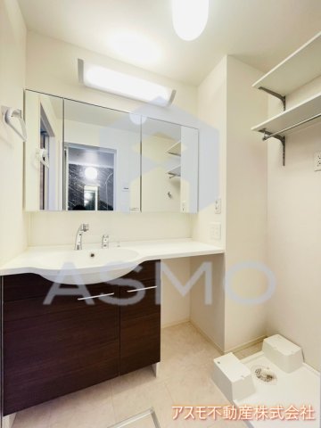 洗面設備　同マンション別部屋　参考写真