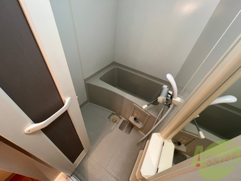 バス・シャワールーム　お風呂になります。一日の疲れを癒してくださいね。