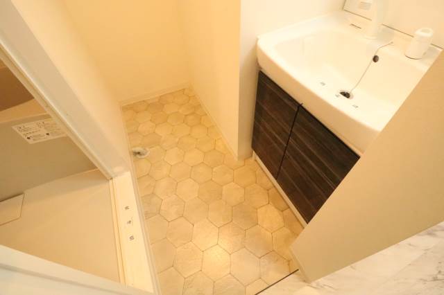 洗面設備　広々脱衣所スペース♪