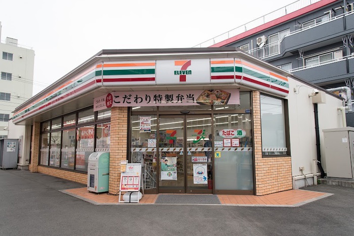 コンビニ　セブンイレブン新高島平駅前店（コンビニ）まで530m
