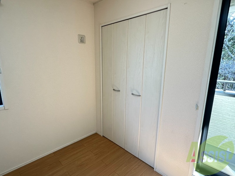 収納　クローゼットは大きいのでお部屋は広く使えそうですね。