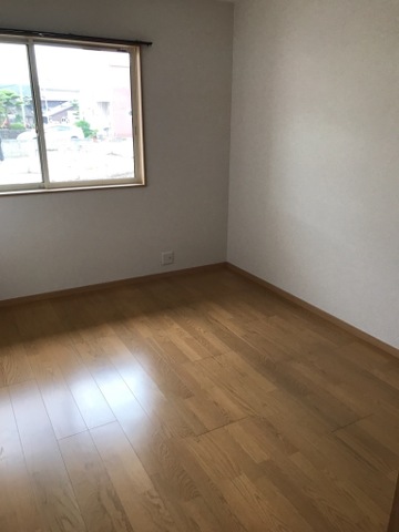 居室・リビング　※同タイプの部屋写真です