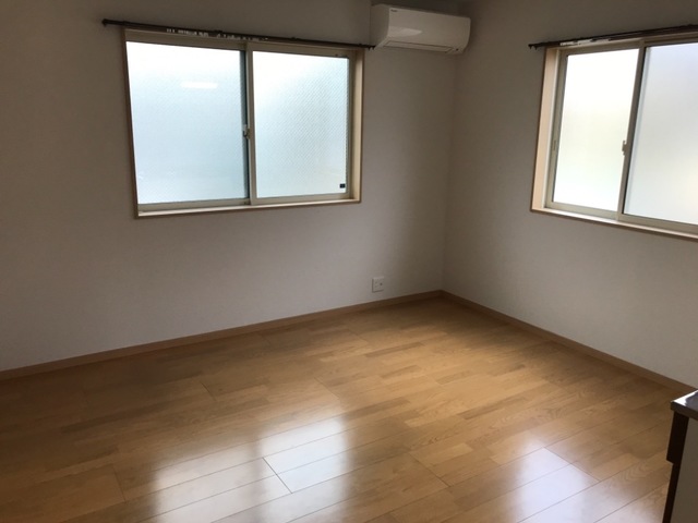 居室・リビング　※同タイプの部屋写真です