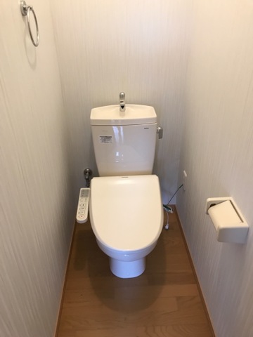 トイレ　※同タイプの部屋写真です