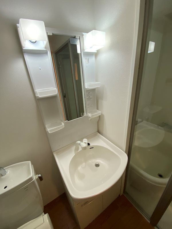 洗面設備　※別のお部屋のお写真です。御参考までに。