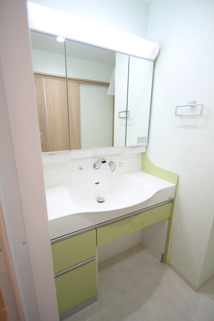 洗面設備　※別室の参考写真です