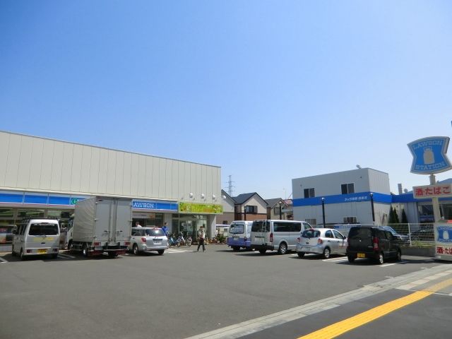 コンビニ　ローソン足立谷在家店（コンビニ）まで440m