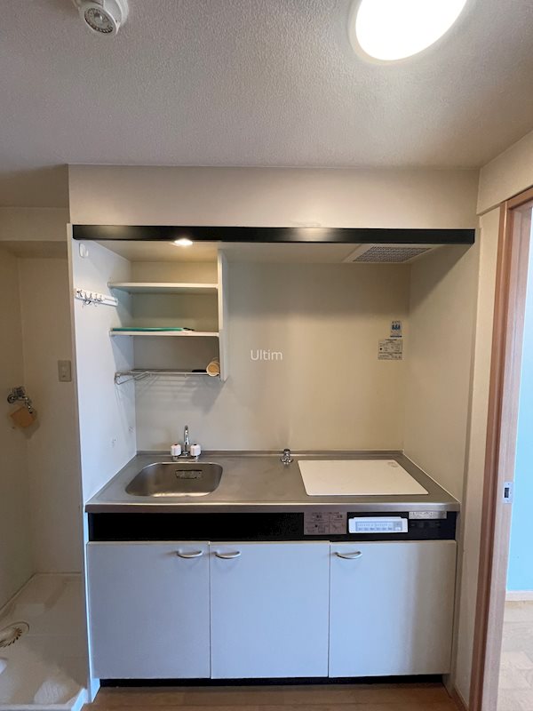 キッチン　※同タイプの他のお部屋です