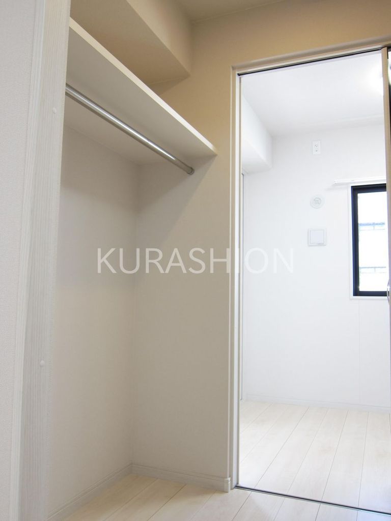 収納　ウォークスルークローゼット