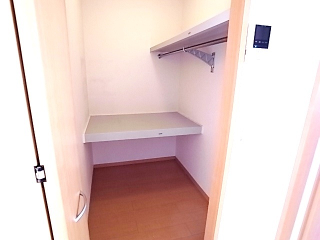 収納　ウォークインクローゼット