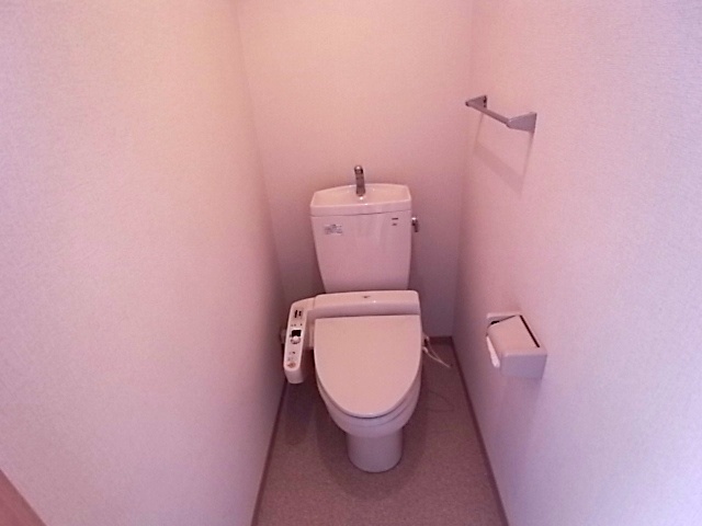 トイレ　温水洗浄暖房便座