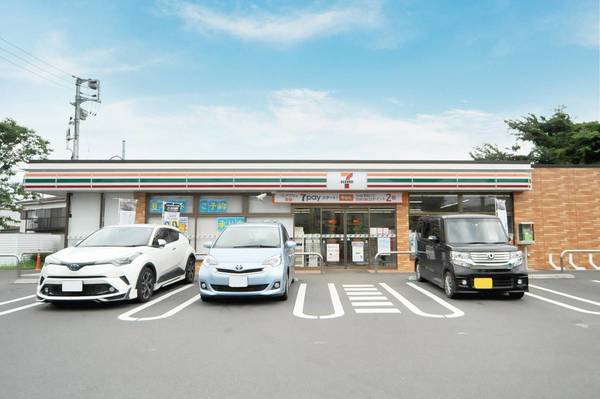 コンビニ　セブンイレブン（コンビニ）まで600m