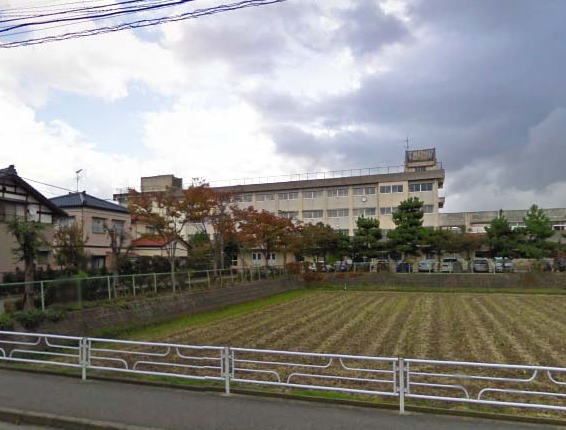 中学校　大形中学校（中学校）まで300m