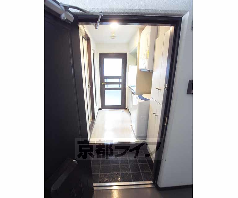 玄関　大きなシューズボックスつきの玄関です。