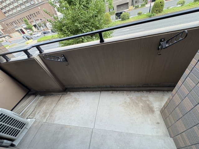 バルコニー　同物件別部屋写真