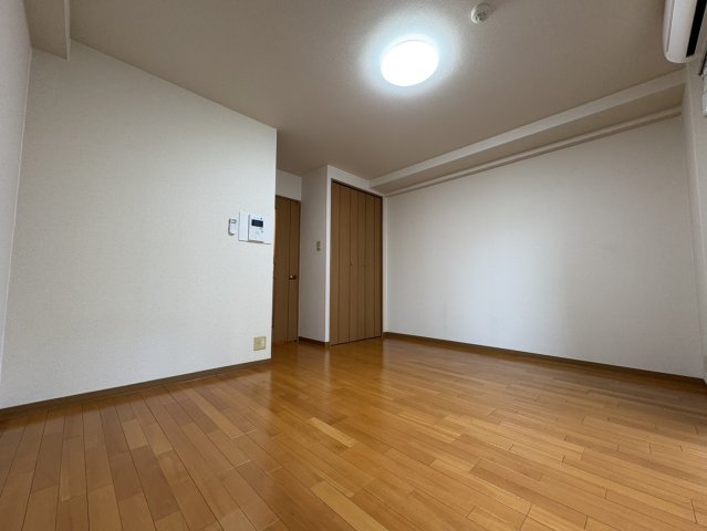 居室・リビング　同物件別部屋写真