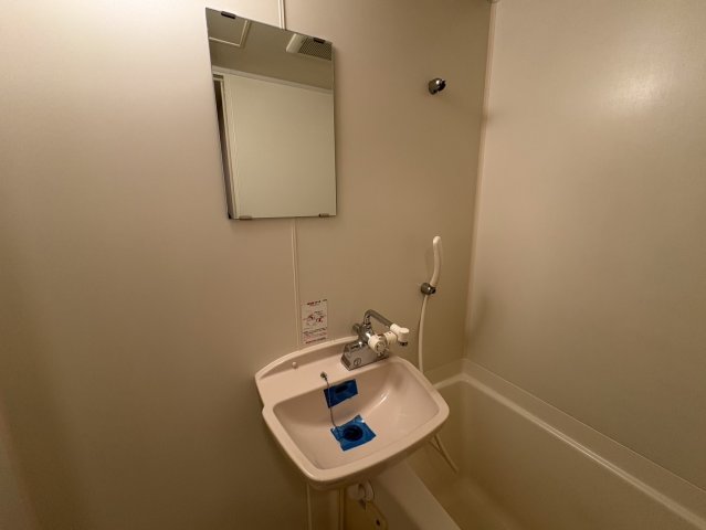 洗面設備　同物件別部屋写真