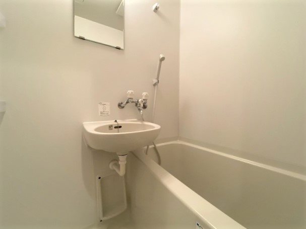 バス・シャワールーム　※同型タイプ写真のため、現状優先。