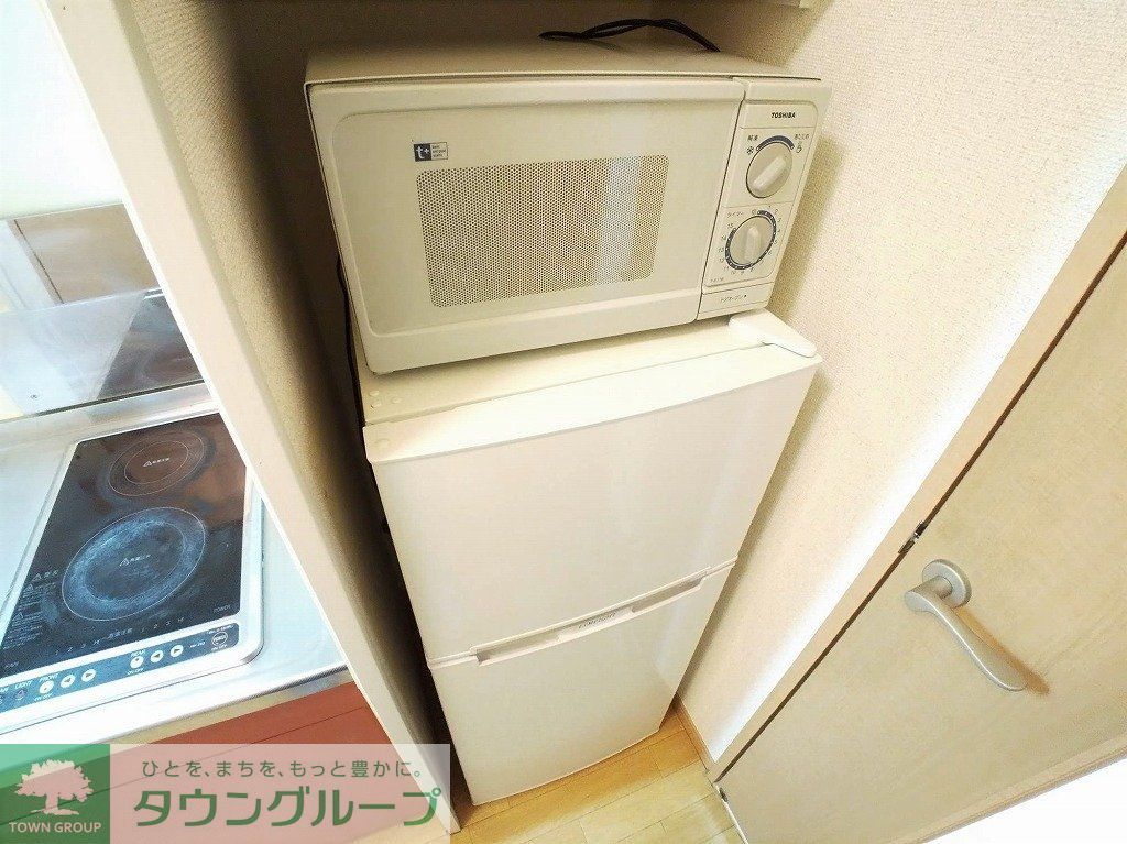 キッチン　レンジと冷蔵庫