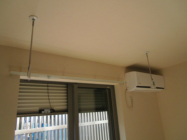 その他　★防犯シャッター＆室内物干しフック★