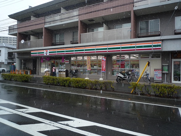 コンビニ　セブンイレブン川崎山王町1丁目店（コンビニ）まで163m