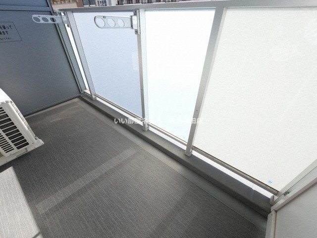 バルコニー　同仕様写真となります。