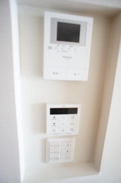 セキュリティ　突然の来訪者が来ても安心のＴＶモニター付きインターホンです