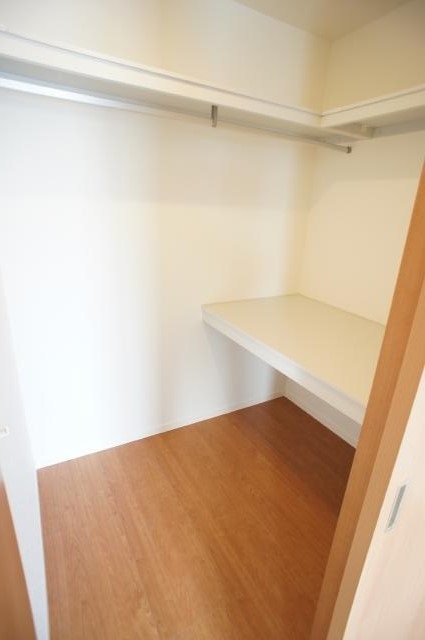 収納　お荷物が多い方も安心のウォークインクローゼットです
