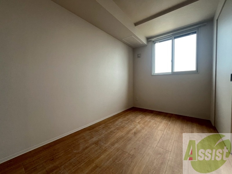 その他部屋・スペース　こちらのお部屋は光が差し込む、温かみのあるお部屋です。