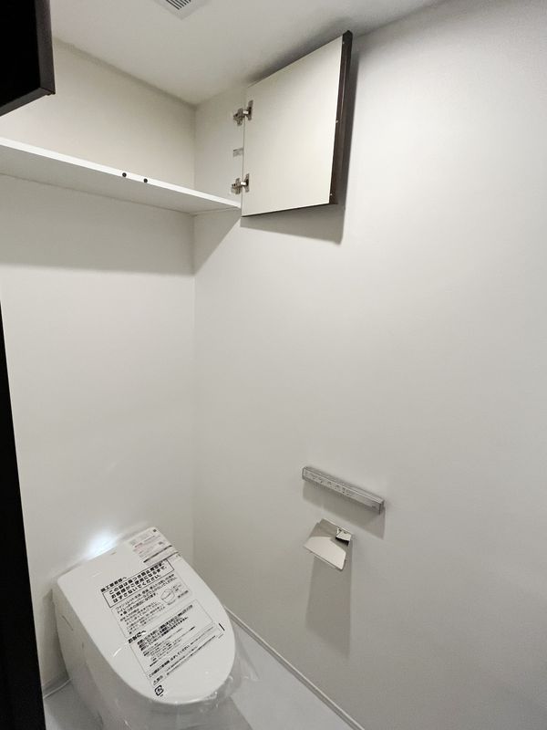 トイレ　別タイプ部屋　参考写真です