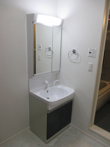 洗面設備　別部屋参照・現状優先