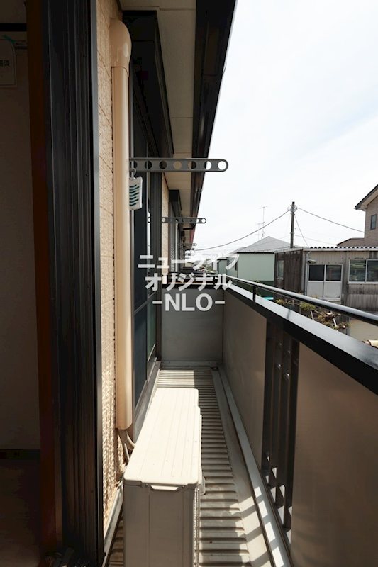 バルコニー　風通しがよく洗濯物も素早く乾きます！