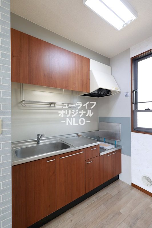 キッチン　収納充実で効率的にお料理もできますよ！