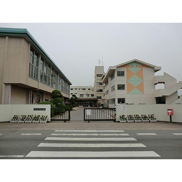 小学校　牛久市立神谷小学校（小学校）まで850m