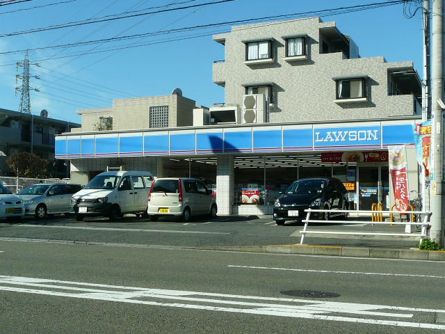 コンビニ　ローソン釜利谷東七丁目店（コンビニ）まで249m