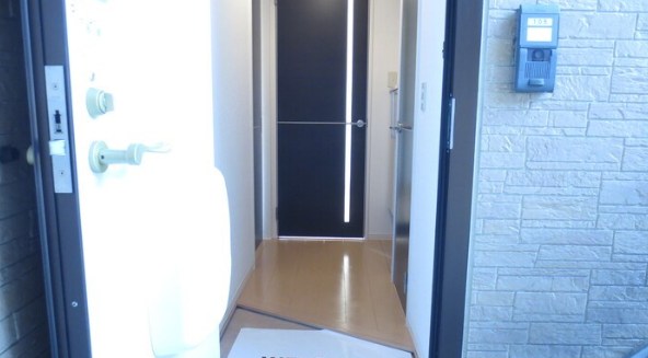 玄関　105号室の写真