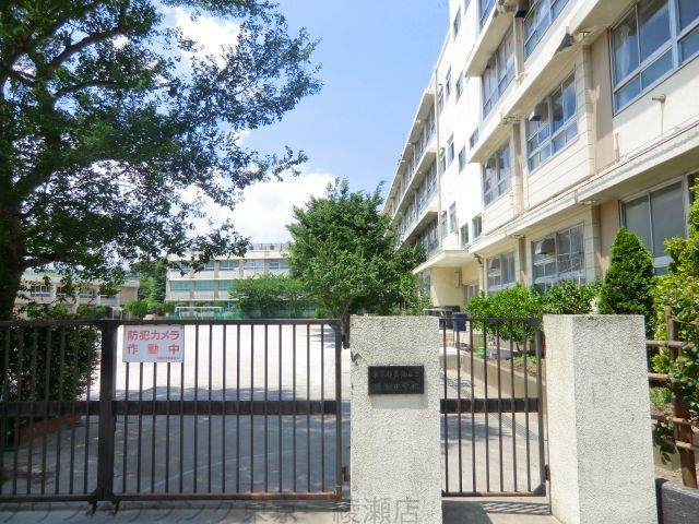 その他　葛飾区立綾瀬中学校（その他）まで780m