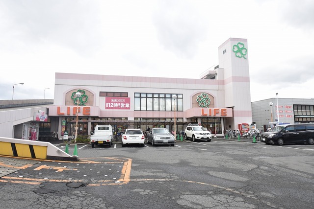 スーパー　ライフ　横堤店（スーパー）まで717m